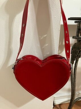 Red Heart-Shaped Women’s Shoulder Bag